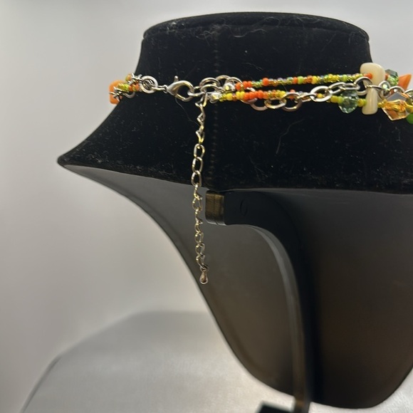 Absolutely beautiful spring necklace. The beads are glass and summer acrylic.​​ - Picture 3 of 6